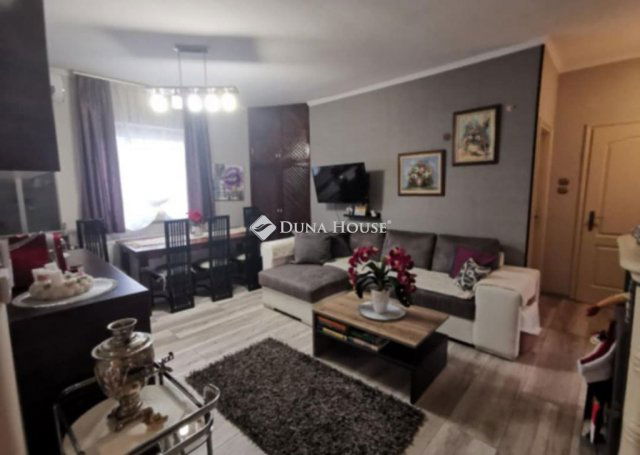Eladó családi ház, Súron 75 M Ft, 5 szobás