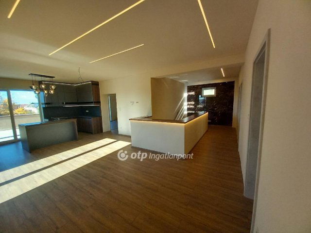 Eladó családi ház, Debrecenben 129 M Ft, 4 szobás