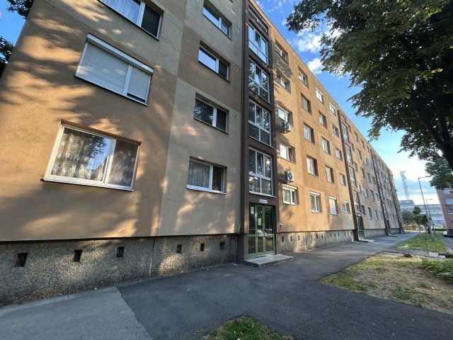 Eladó panellakás, Mosonmagyaróváron 39.9 M Ft, 1+1 szobás