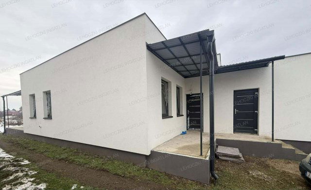 Eladó ikerház, Nyíregyházán 65 M Ft, 4 szobás