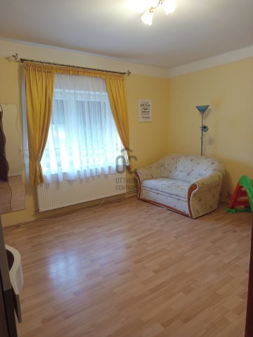 Eladó családi ház, Tatán 97 M Ft, 5 szobás