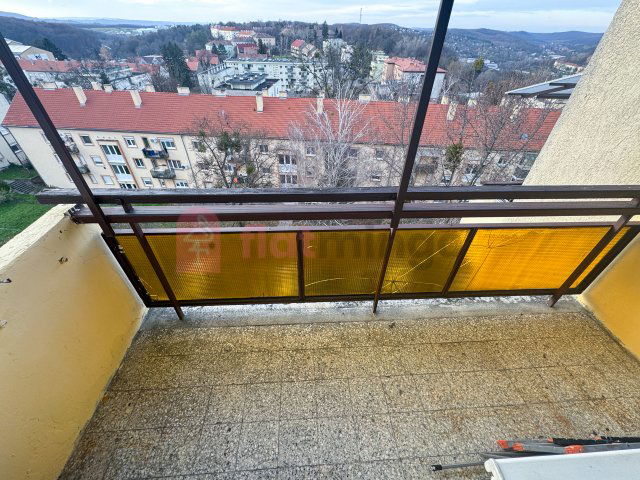 Eladó téglalakás, Komlón 18.5 M Ft, 2+1 szobás