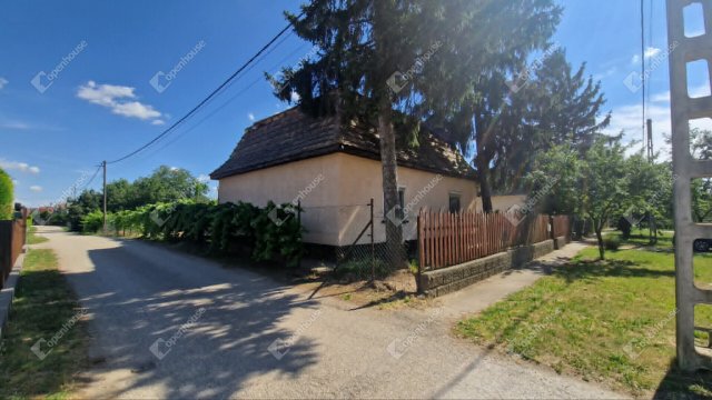 Eladó családi ház, Csémen 39.5 M Ft, 2 szobás
