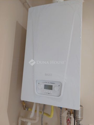 Eladó téglalakás, Baján 34.9 M Ft, 2 szobás