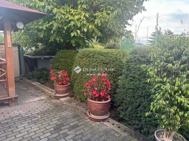 Eladó családi ház, Budapesten, XVIII. kerületben 299.9 M Ft