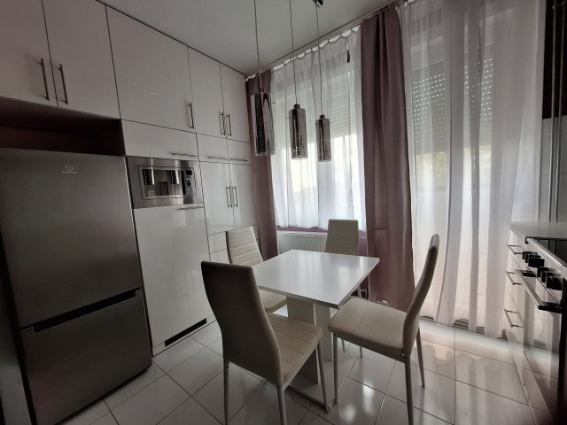 Eladó panellakás, Győrött 55.9 M Ft, 2 szobás