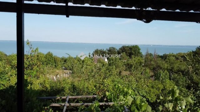 Eladó nyaraló, Alsóörsön 68 M Ft, 3 szobás