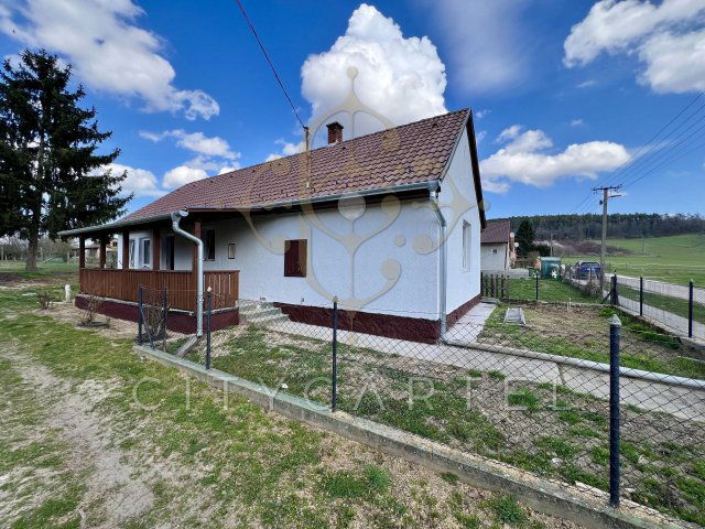 Eladó családi ház, Viszen 34.99 M Ft, 3 szobás