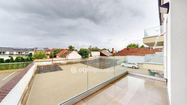 Eladó téglalakás, Nyíregyházán 72.036 M Ft, 3 szobás