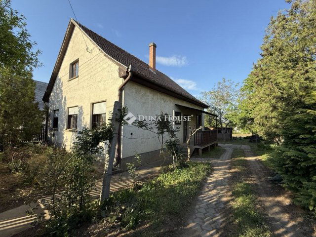Eladó családi ház, Atkáron 33.4 M Ft, 3 szobás