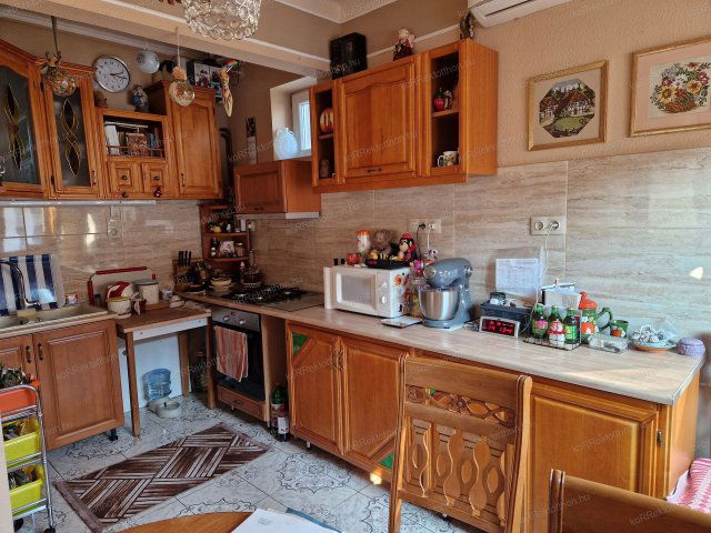 Eladó családi ház, Jászberényben 42.9 M Ft, 2 szobás