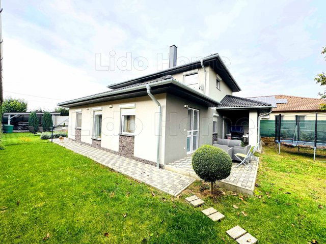 Eladó családi ház, Győrzámolyon 159.9 M Ft, 5 szobás