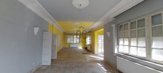 Eladó családi ház, Cegléden 85 M Ft, 7 szobás