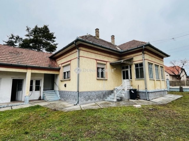 Eladó családi ház, Tápiószecsőn 54.9 M Ft, 4 szobás