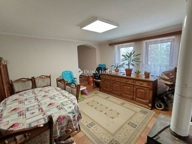 Eladó családi ház, Cegléden 29.9 M Ft, 3 szobás