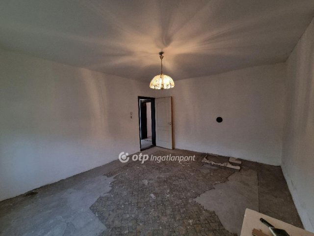 Eladó családi ház, Kemenesszentpéteren 17.3 M Ft, 2 szobás