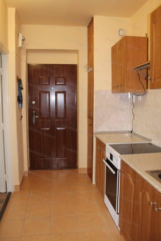 Kiadó téglalakás, albérlet, Szolnokon 130 E Ft / hó, 1+1 szobás
