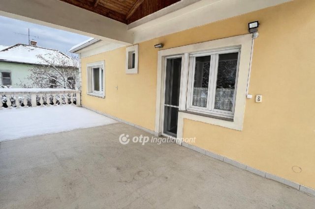 Eladó családi ház, Egerben 149.9 M Ft, 4 szobás