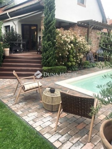 Eladó családi ház, Dunaharasztin 210 M Ft, 5 szobás