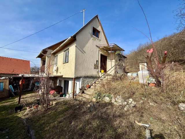 Eladó családi ház, Csákberényben 24.9 M Ft, 3 szobás