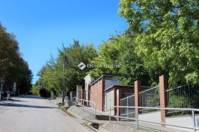 Eladó téglalakás, Budapesten, II. kerületben 178.9 M Ft