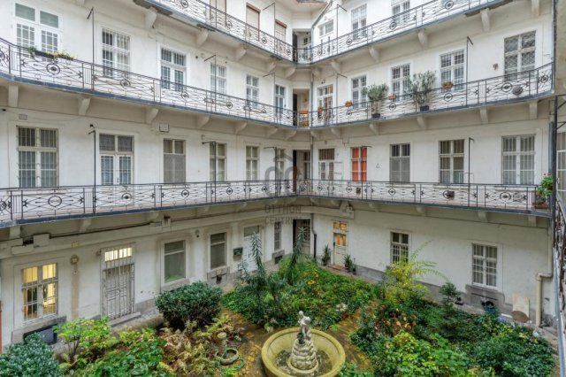 Eladó téglalakás, Budapesten, V. kerületben 250 M Ft, 3 szobás