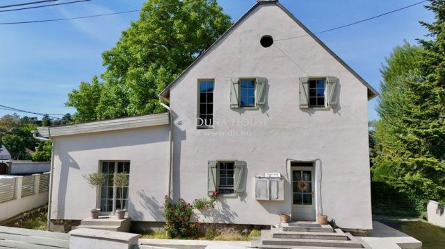 Eladó családi ház, Szentendrén 199.9 M Ft, 5 szobás