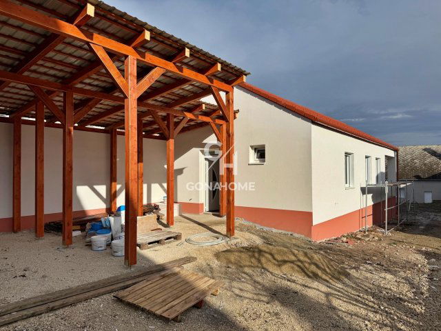 Eladó téglalakás, Zircen 71.4 M Ft, 1+2 szobás