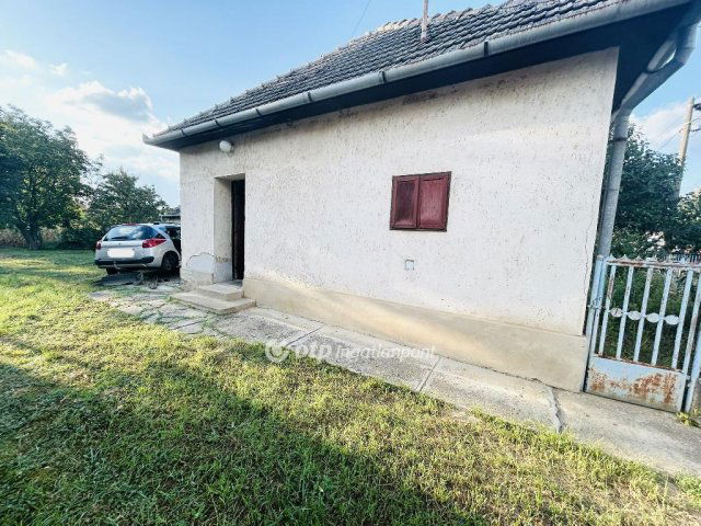 Eladó családi ház, Gávavencsellőn 8.5 M Ft, 2 szobás