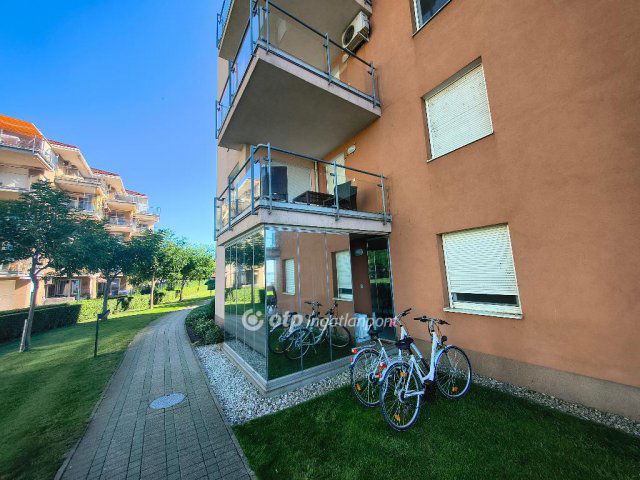 Eladó téglalakás, Siófokon 83 M Ft, 2 szobás
