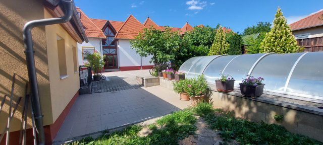 Eladó téglalakás, Balatongyörökön 65 M Ft, 4+1 szobás
