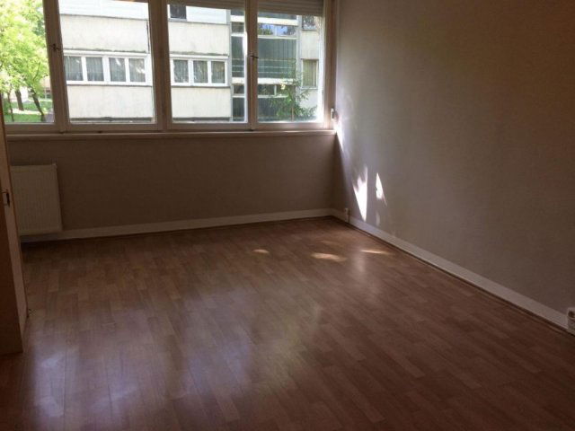 Kiadó téglalakás, albérlet, Pécsett 135 E Ft / hó, 2 szobás