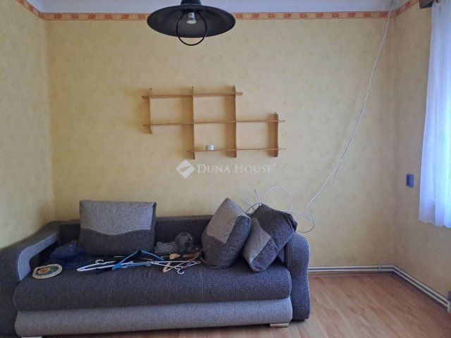 Eladó családi ház, Jászberényben 53.5 M Ft, 3 szobás