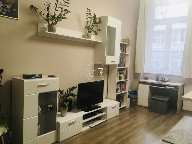 Kiadó téglalakás, albérlet, Szegeden 200 E Ft / hó, 1+1 szobás