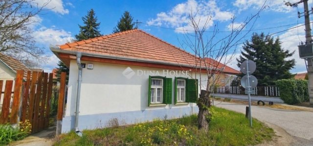 Eladó családi ház, Tápiószecsőn 34.9 M Ft, 2 szobás