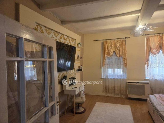 Eladó családi ház, Zagyvarékason 16.5 M Ft, 2 szobás