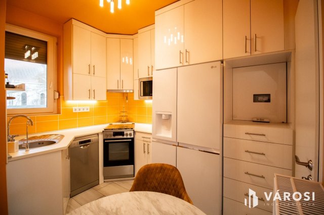 Eladó téglalakás, Tótkomlóson 28 M Ft, 3 szobás