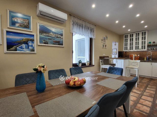 Eladó családi ház, Siófokon 168 M Ft, 6 szobás