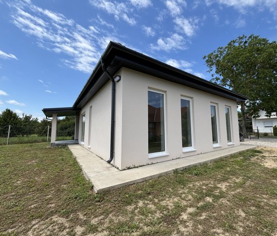 Eladó családi ház, Zalacsányon 149.9 M Ft, 3 szobás