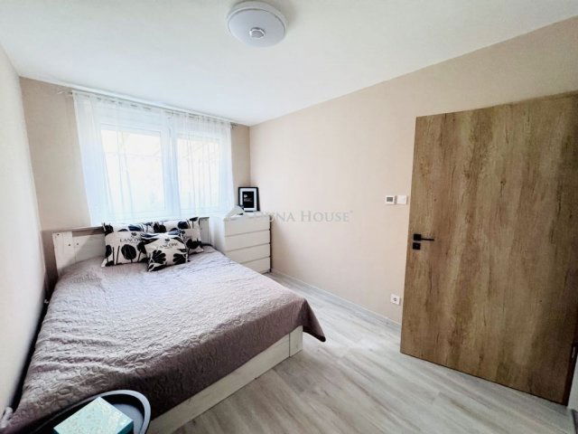 Eladó téglalakás, Pécsett 74.99 M Ft, 3 szobás