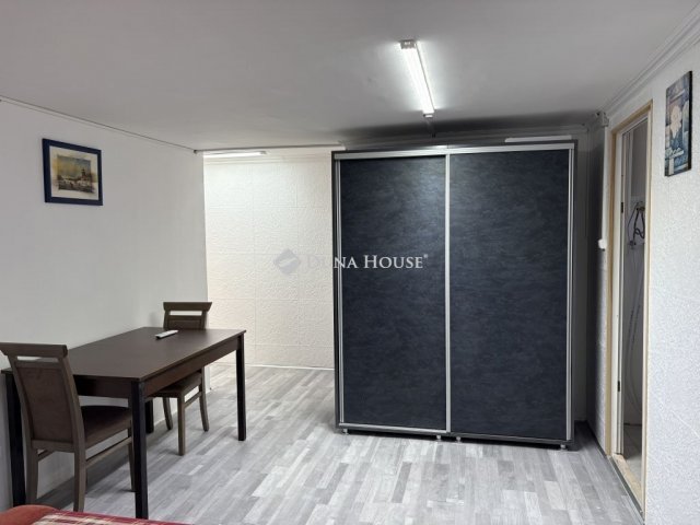 Kiadó téglalakás, albérlet, Gyálon 200 E Ft / hó, 1 szobás