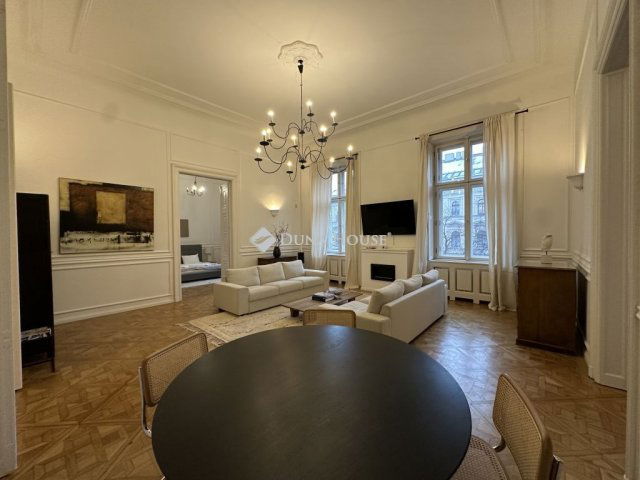 Kiadó téglalakás, albérlet, Budapesten, VI. kerületben