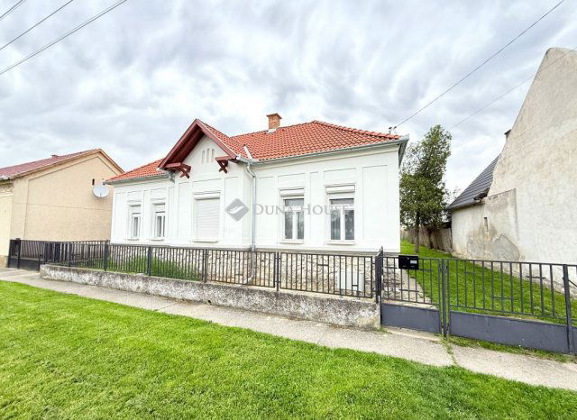 Eladó családi ház, Hobolon 55 M Ft, 4 szobás