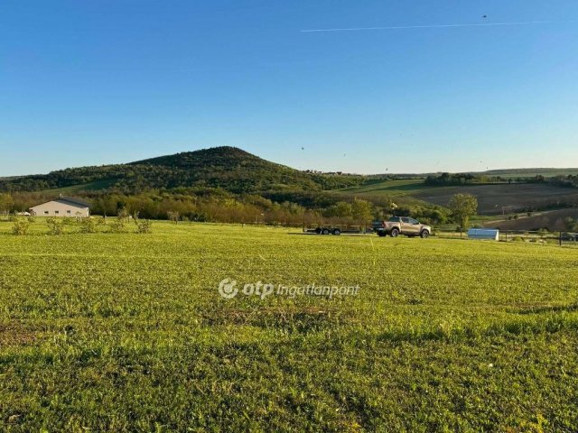 Eladó telek, Szomoron 45 M Ft / költözzbe.hu