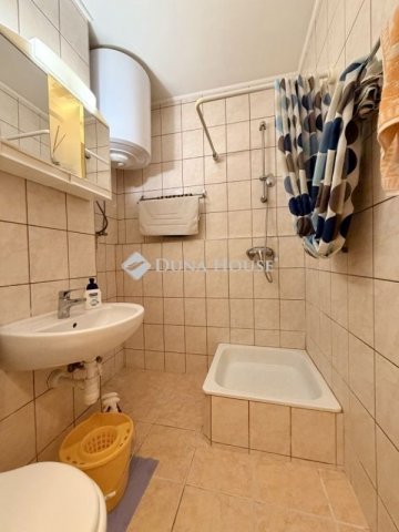 Eladó panellakás, Szombathelyen 32.5 M Ft, 1 szobás