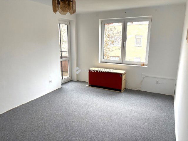 Eladó téglalakás, Esztergomban, Irinyi János utcában 29.5 M Ft