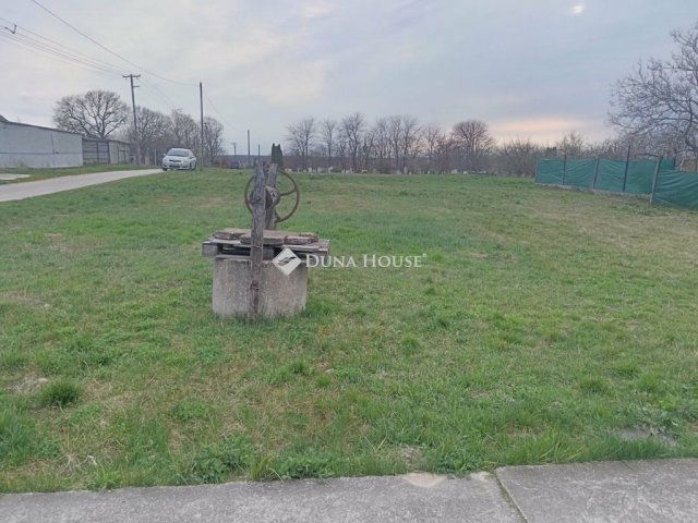 Eladó telek, Vérteskethelyen 6.5 M Ft / költözzbe.hu