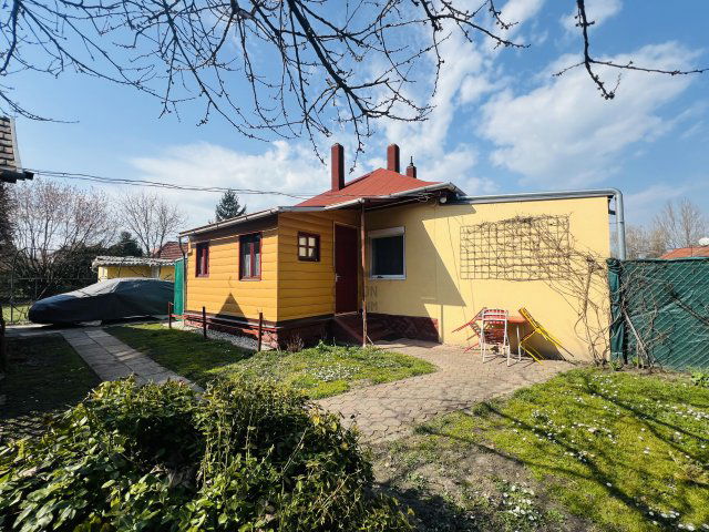 Eladó nyaraló, Balatonföldváron 57.5 M Ft, 2 szobás