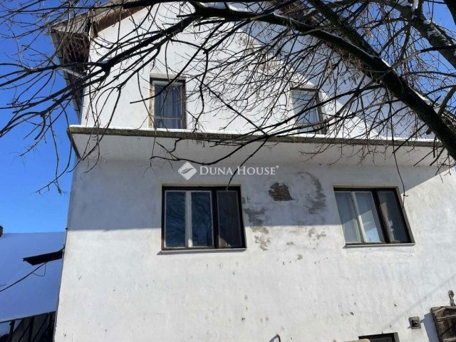 Eladó családi ház, Szegeden 104.5 M Ft, 9 szobás