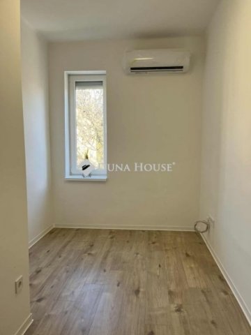 Eladó téglalakás, Pécsett 65.9 M Ft, 3 szobás